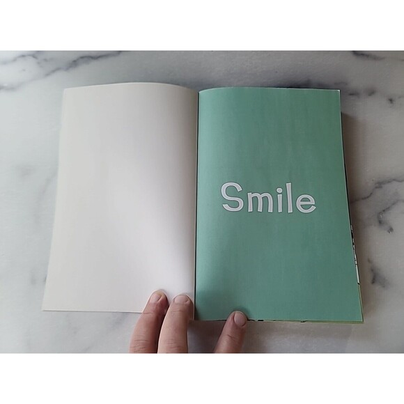 Smile by Raina Telgemeier (2010, Trade Paperback) - Picture 2 of 10